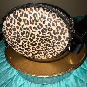 Marc Jacobs Leopard Calf Hair Oval Crossbody SS26 Trend BOLO EUC Gold